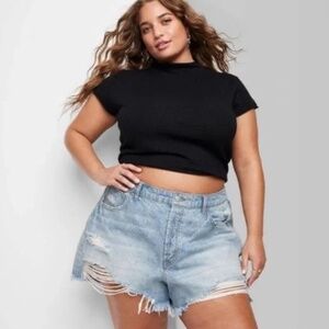 Women's High-Rise Curvy Easy Rigid Jean Shorts - Light Wash 17